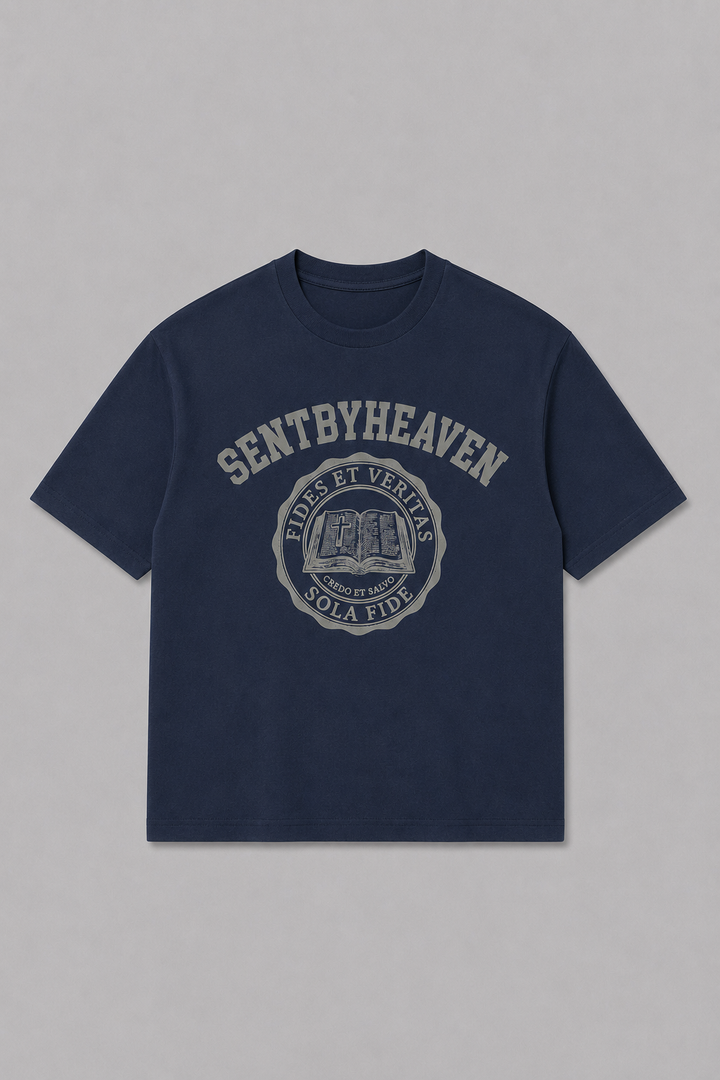 Sola Fide Tee – Christliches T-Shirt mit Siegel von SentByHeaven (Bild 5)