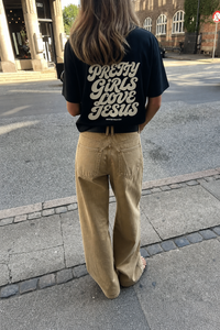 Pretty Girls Love Jesus Tee