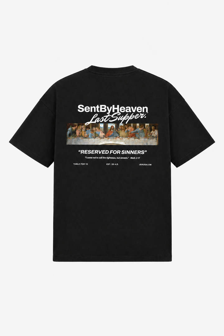 Last Supper Tee in Schwarz – Rückenprint mit Da Vincis Abendmahl und „Reserved for sinners“